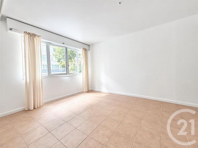 Appartement F1 à vendre PARIS