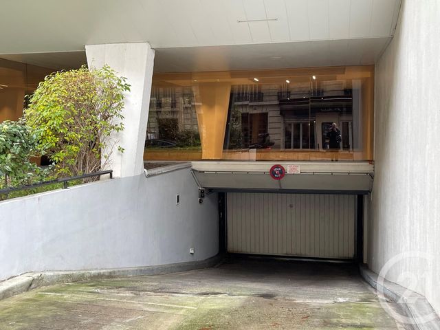 Parking à louer - 10 m2 - Paris - 75015 - ILE-DE-FRANCE